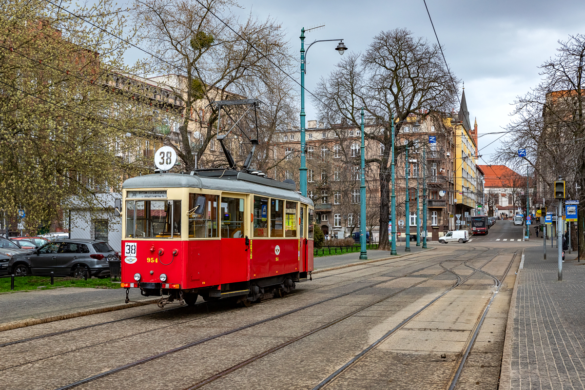 N #954: Bytom, Plac Sikorskiego