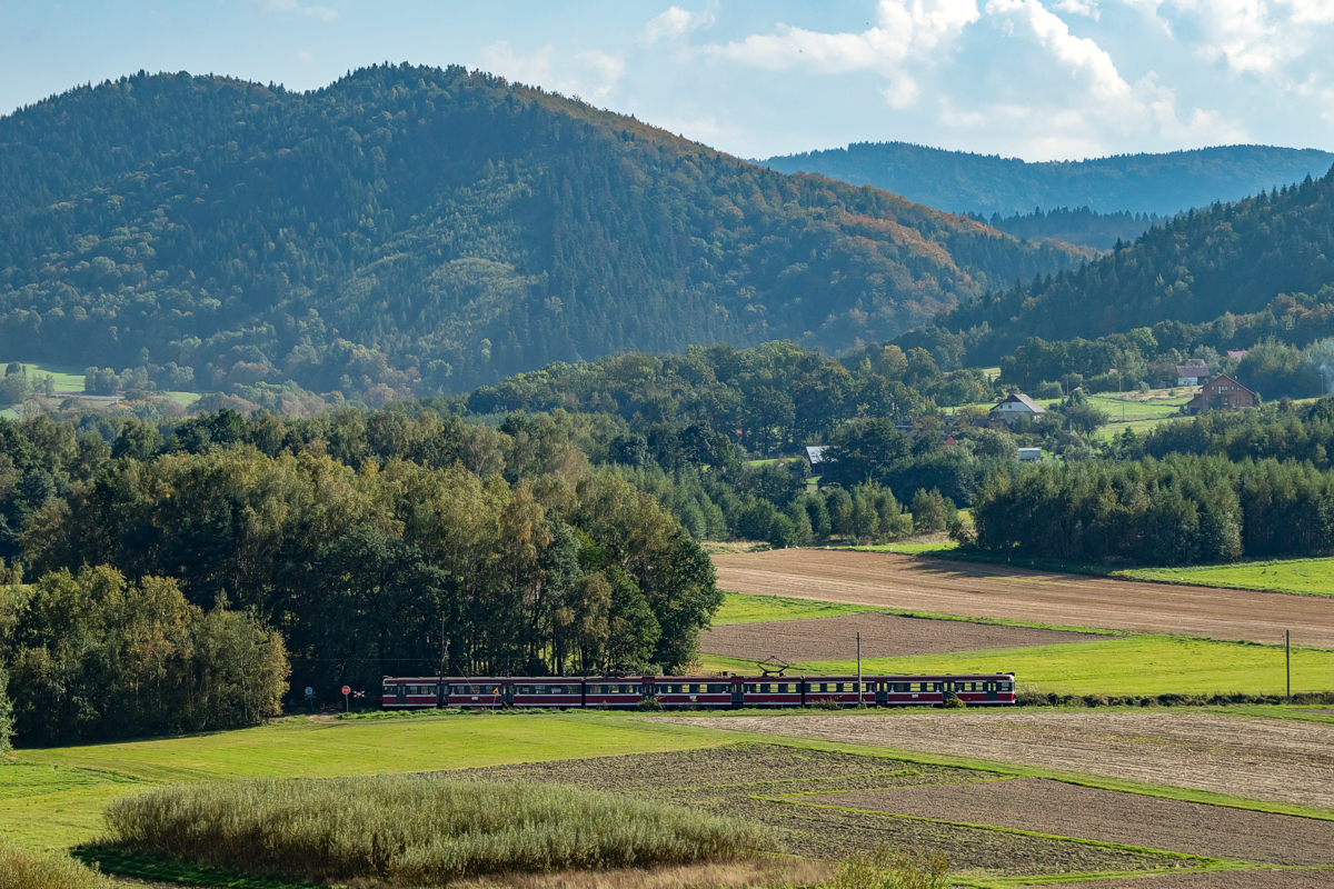 EN57-1170: Inwałd - Chocznia Górna