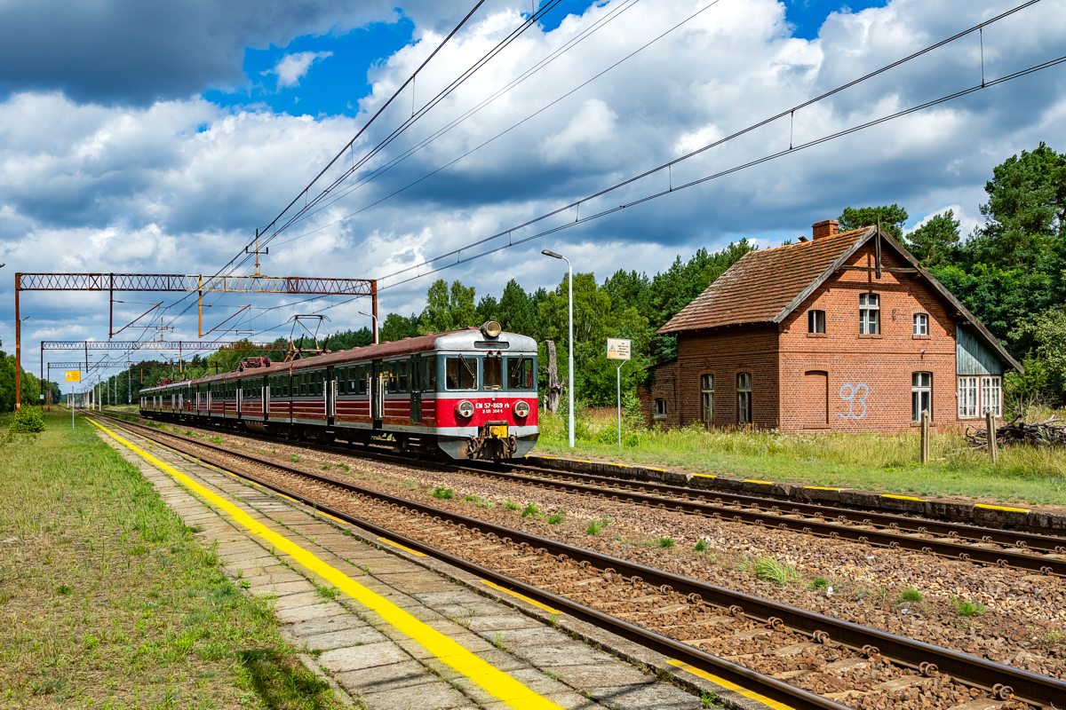 EN57-1310+869: Pliszka