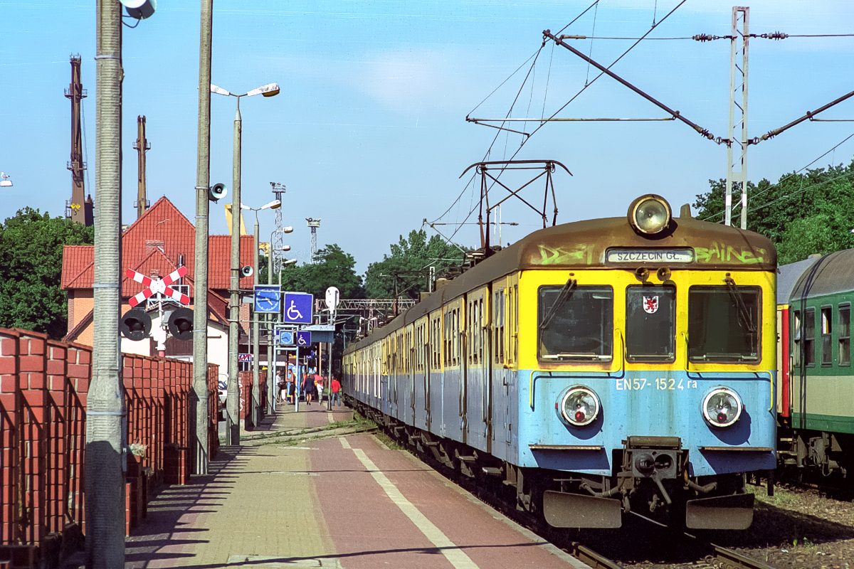 EN57-1517+1523+1524: Świnoujście
