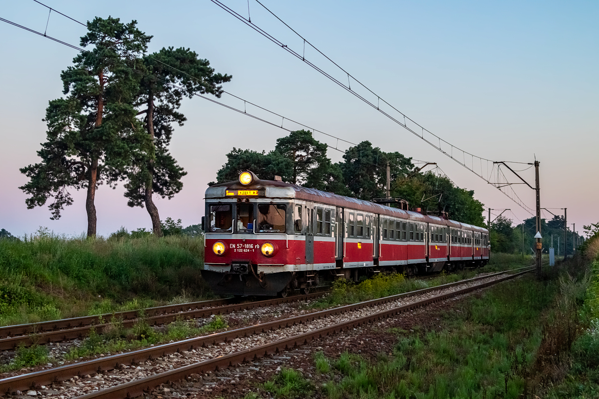 EN57-1816: Tunel - Charsznica