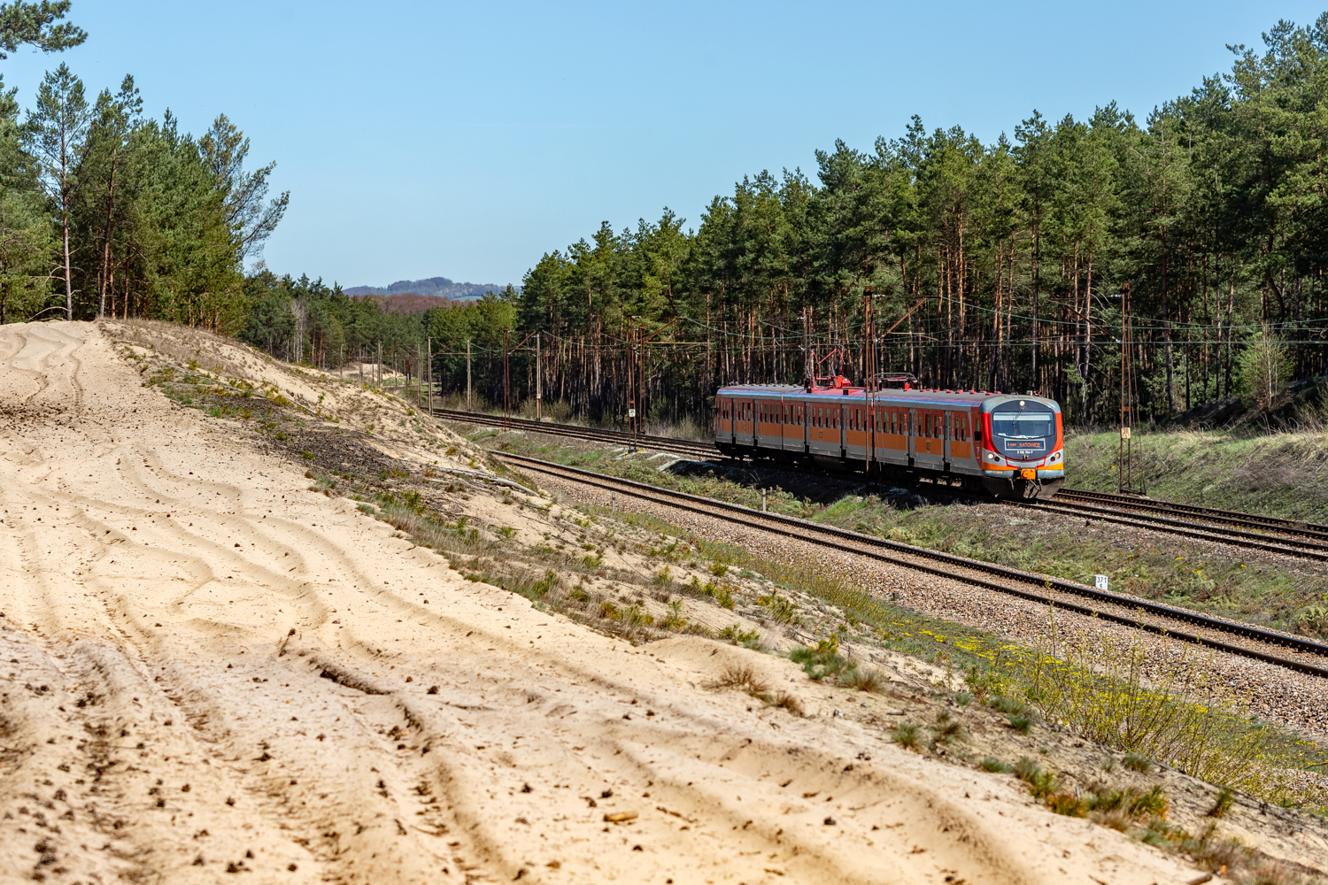EN57-2016: Jaroszowiec Olkuski - Olkusz