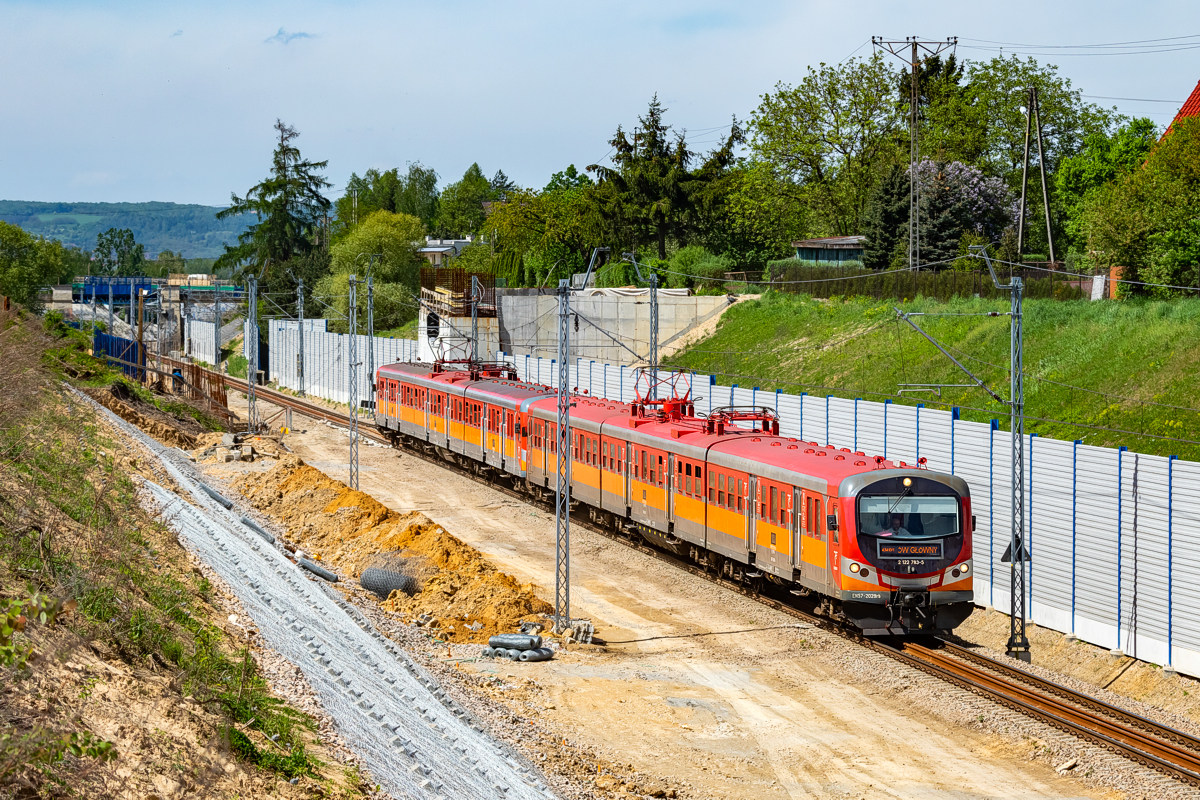EN57-2029+2049: Kraków Business Park - Kraków Mydlniki Wapiennik