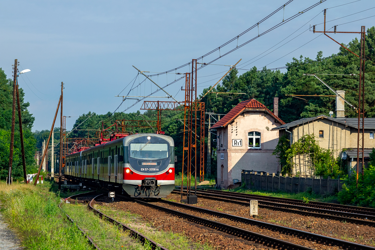 EN57-2058+2032: Radnica