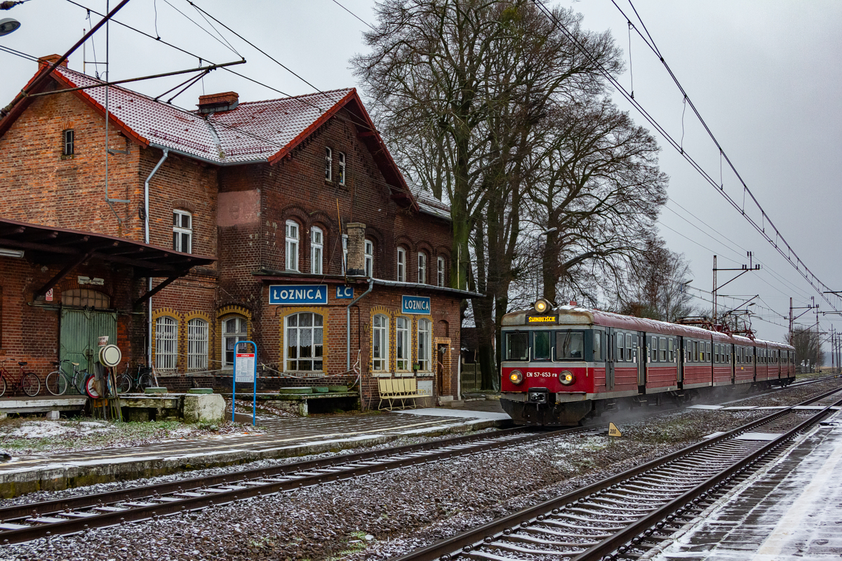 EN57-653: Łożnica