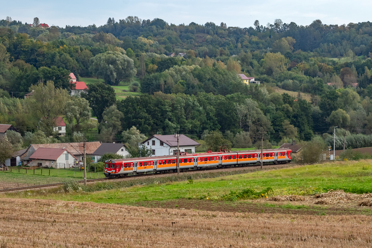 EN57-672: Łowczów - Łowczówek-Pleśna