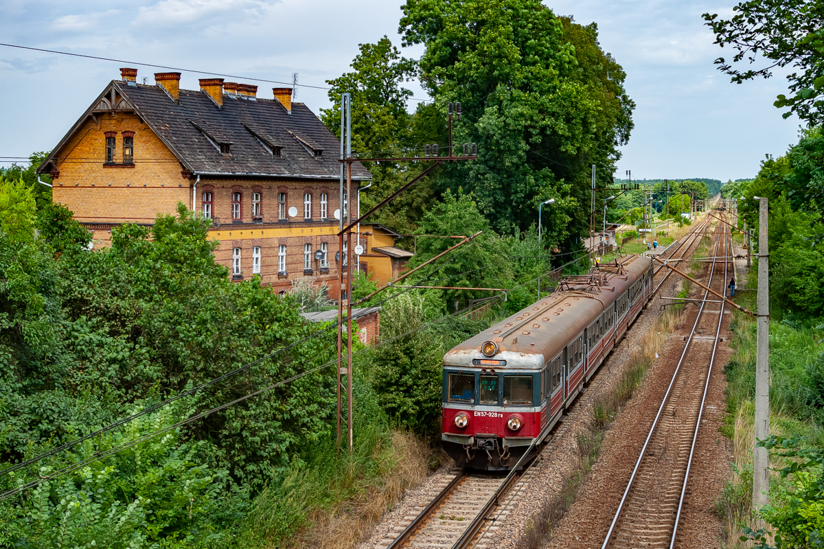 EN57-928: Lisie Pole