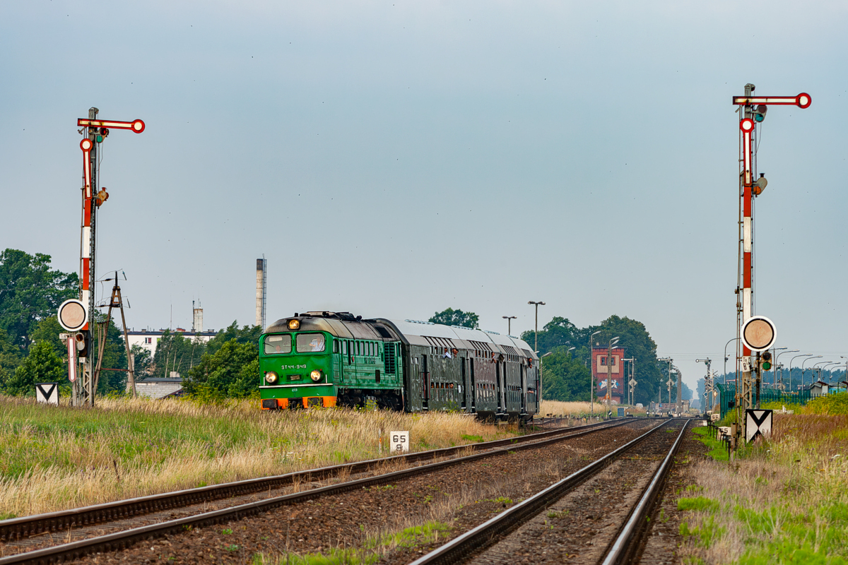 ST44-949