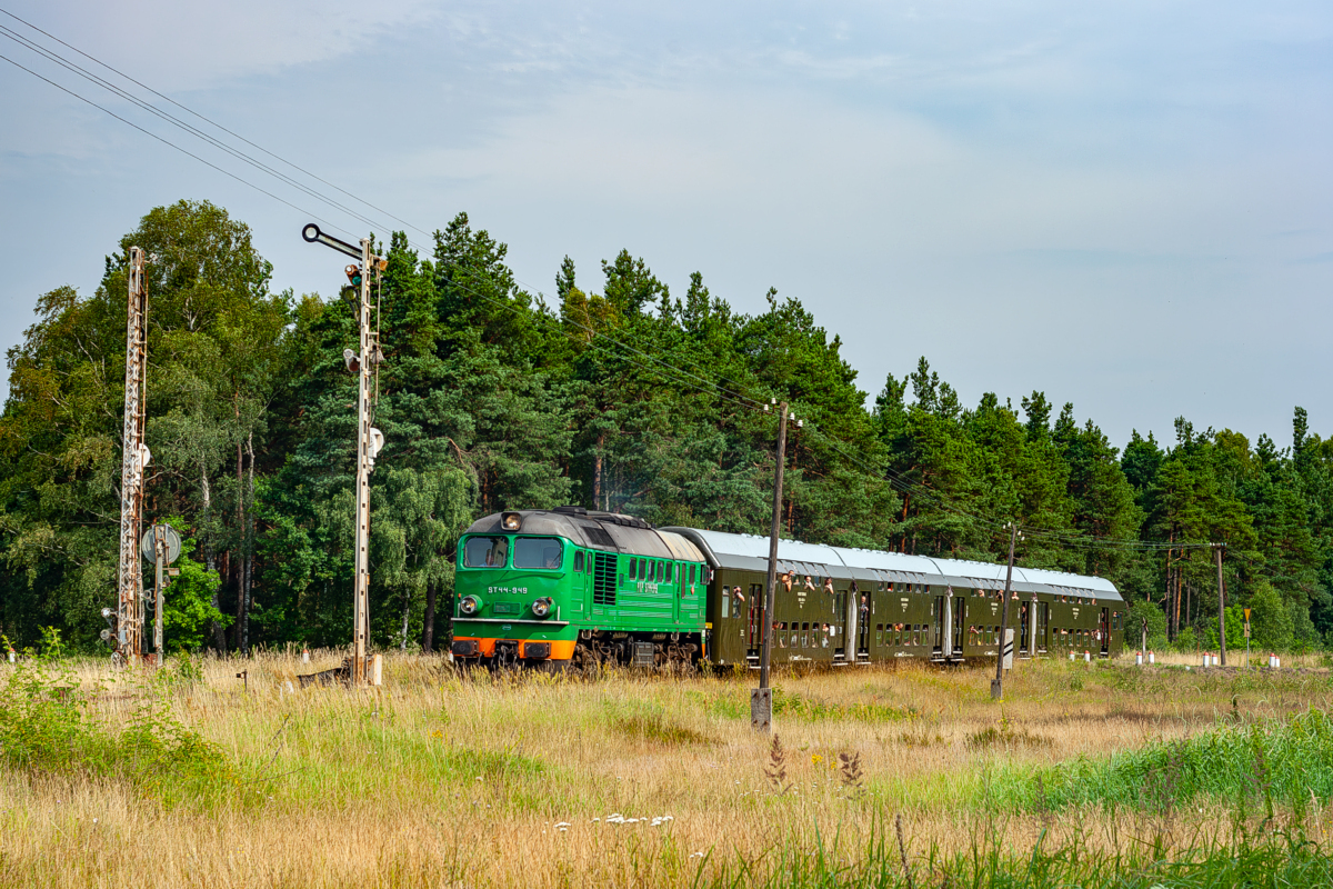 ST44-949