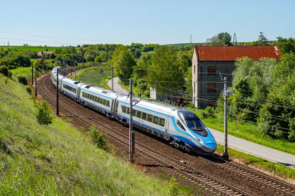 ED250-003: Słomniki