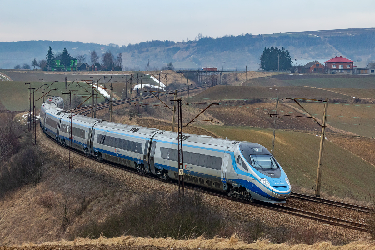 ED250-010: Dziadówki - Miechów