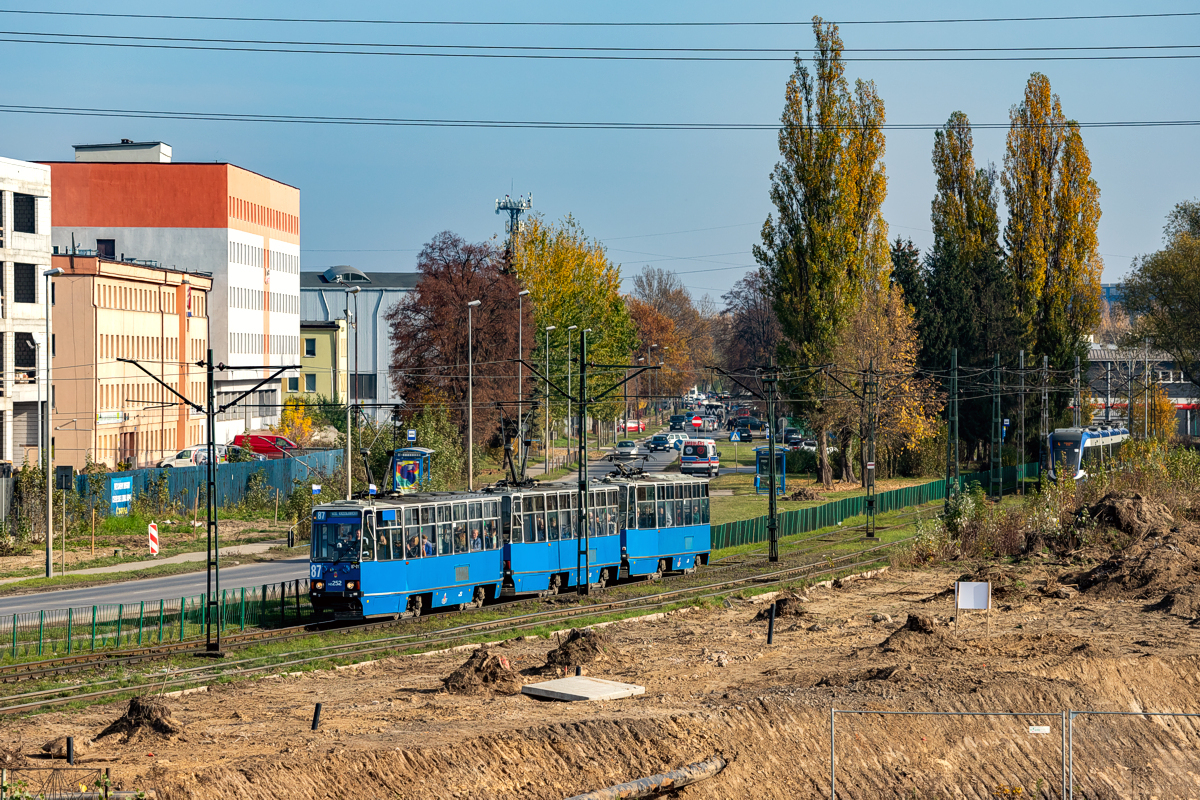 105Na #HZ252+HZ253+HZ260: Kraków, ul. Łowińskiego