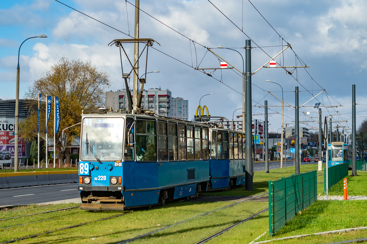105Na #RZ220+230: Kraków, ul. Wielicka
