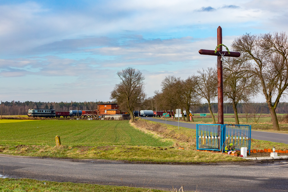 ST43-195: Dzięczyn - Karzec