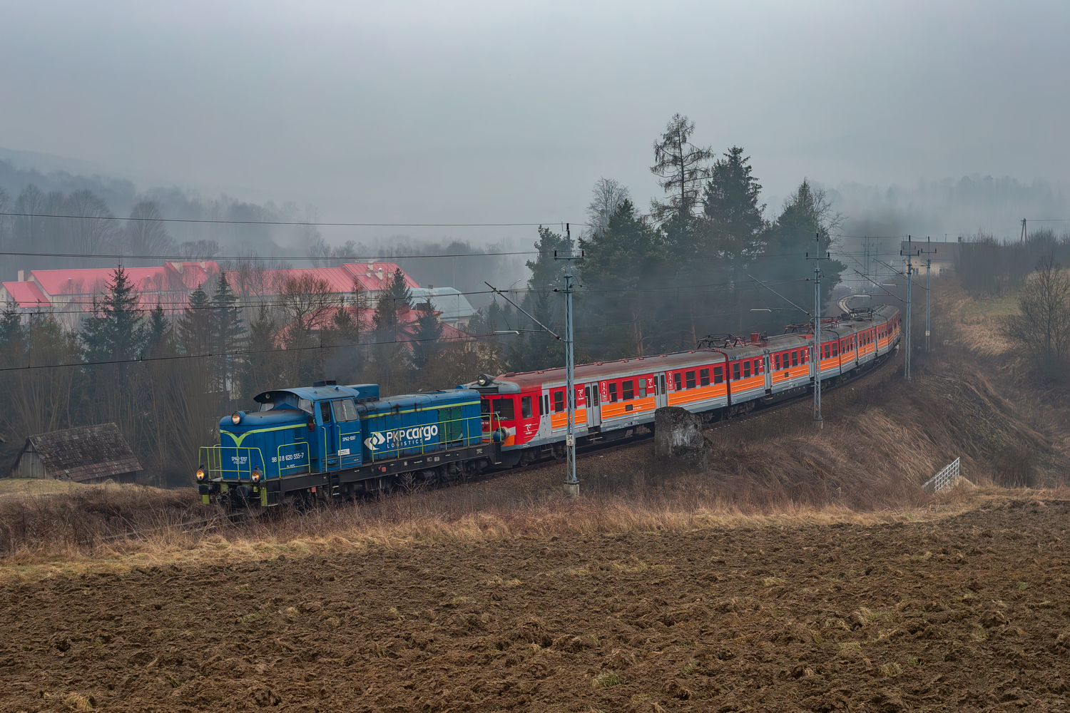 SM42-1097+EN71-015: Zembrzyce - Stryszów