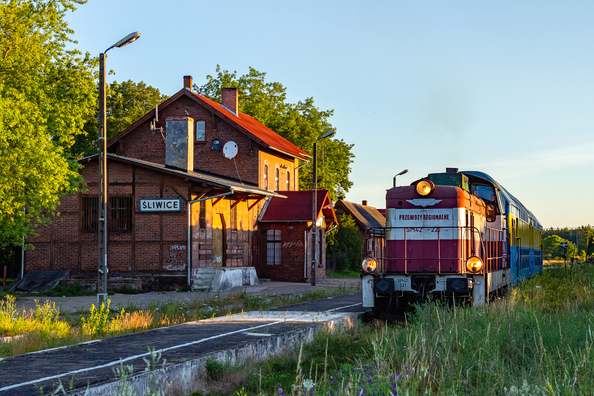 SM42-221: Śliwice