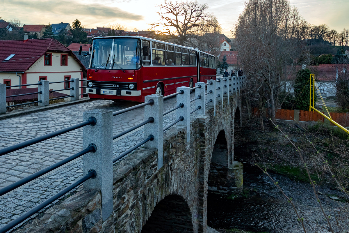Ikarus 280.08A #8S3 2437: Kouřim, ul. Kolínská