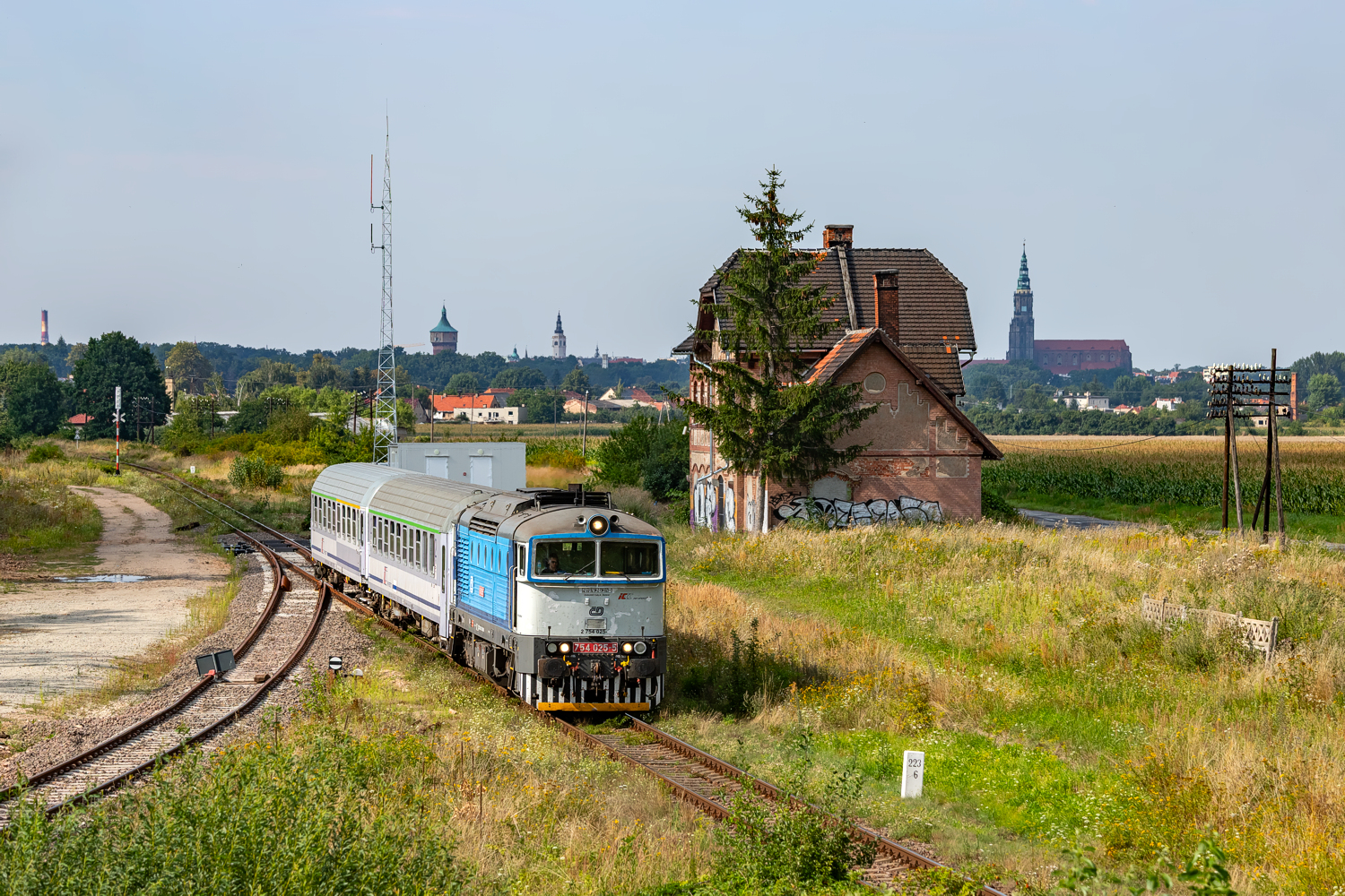 754 025: Świdnica Miasto - Krzyżowa