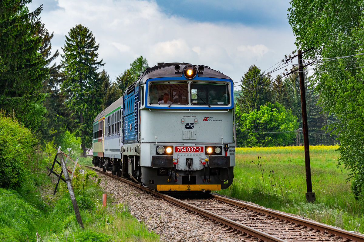 754 037: Jedlicze Męcinka - Jedlicze