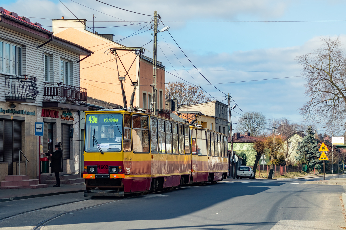 805Na #1602+1603: Lutomiersk, pl. Jana Pawła II