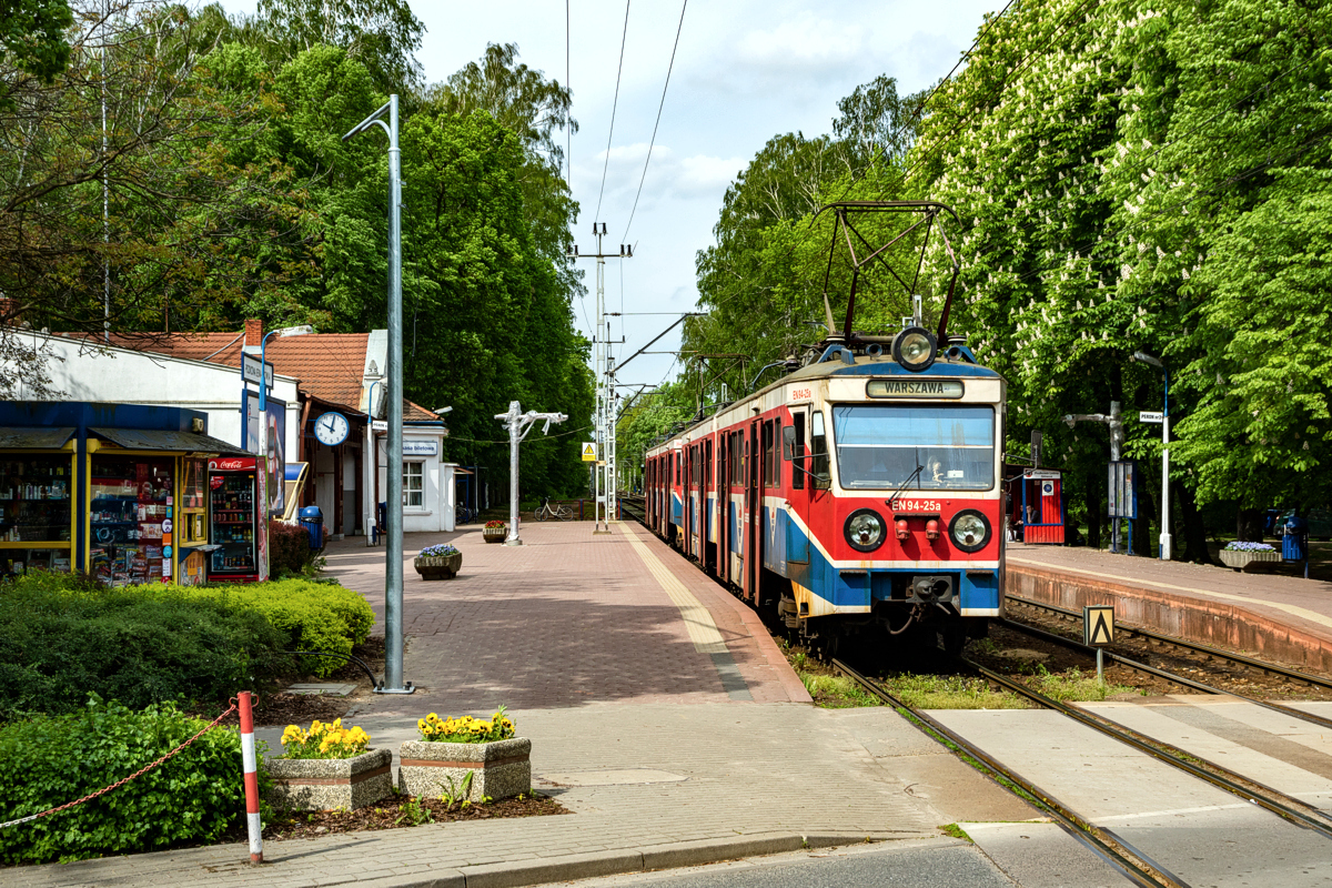 EN94-25+40: Podkowa Leśna Główna 