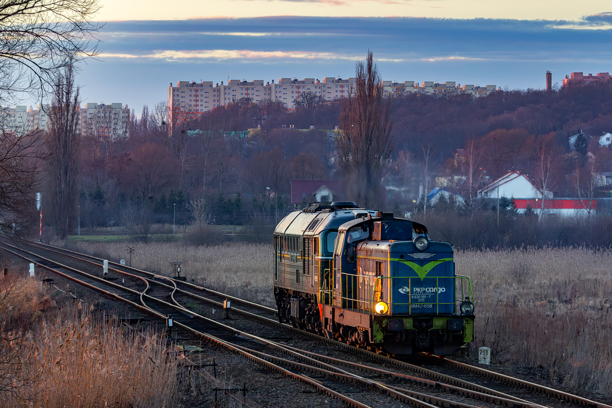 ST44-1103+SM42-658: Wawrów