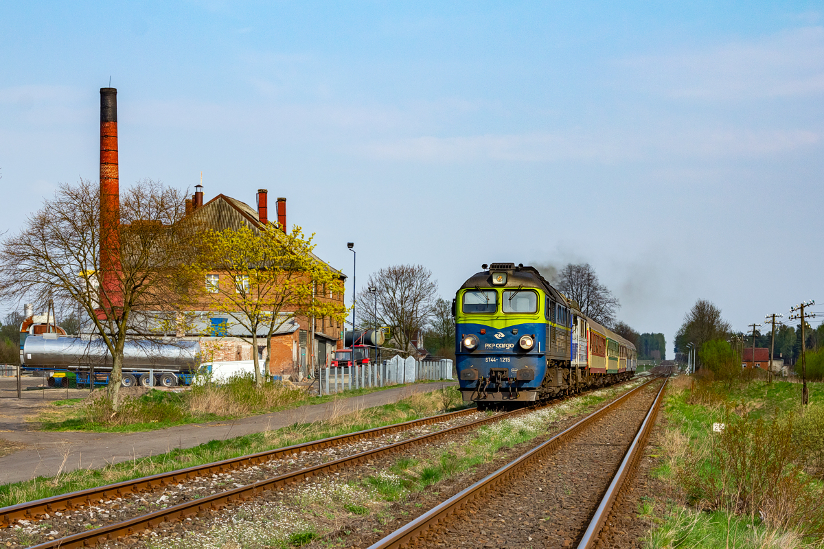 ST44-1215+EU07-330: Biskupnica - Bińcze