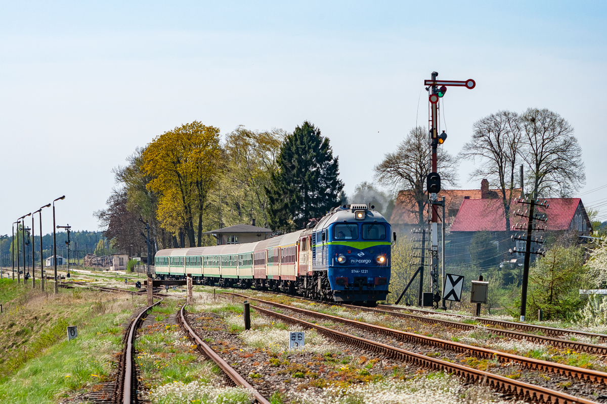 ST44-1221+EP07-1052: Łubowo