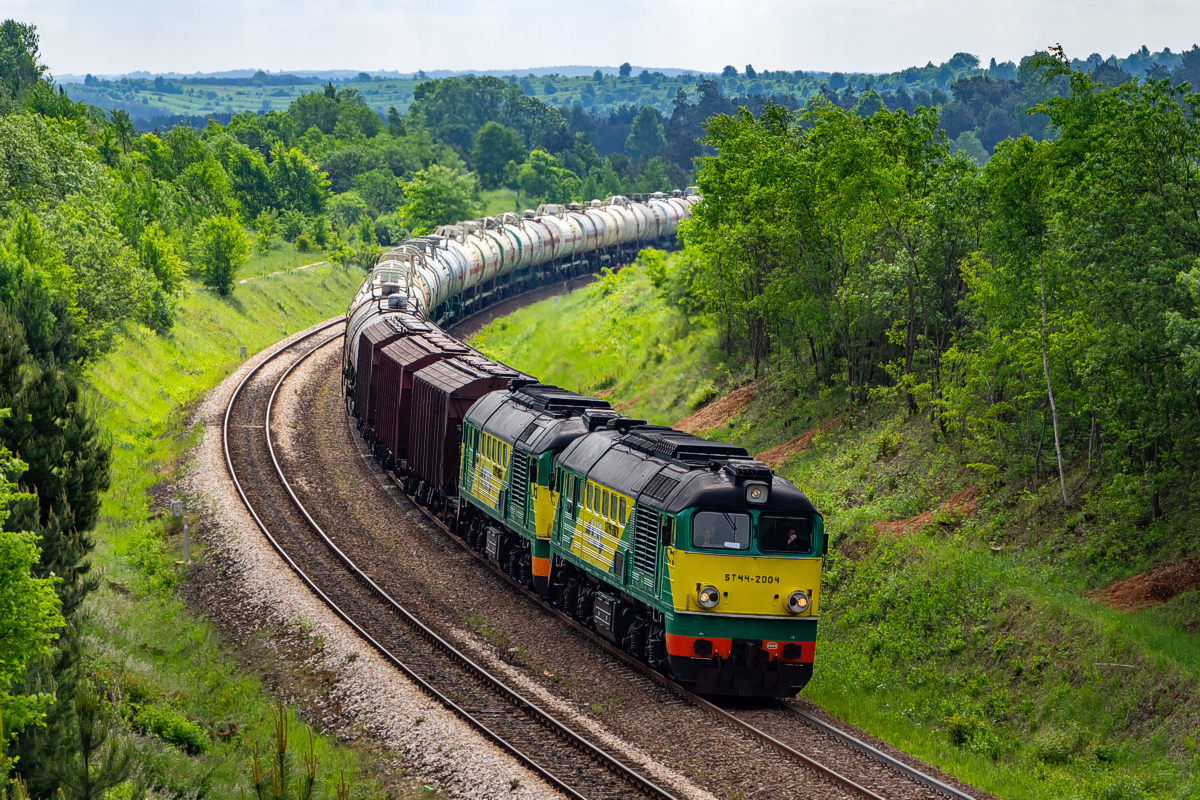 ST44-2004+2066: Zwierzyniec Tow. LHS - Biłgoraj LHS