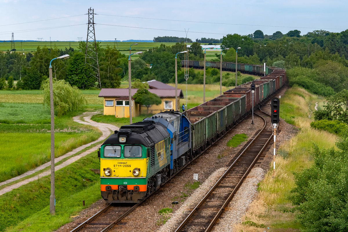 ST44-2055+ST40s-03: Łączyn