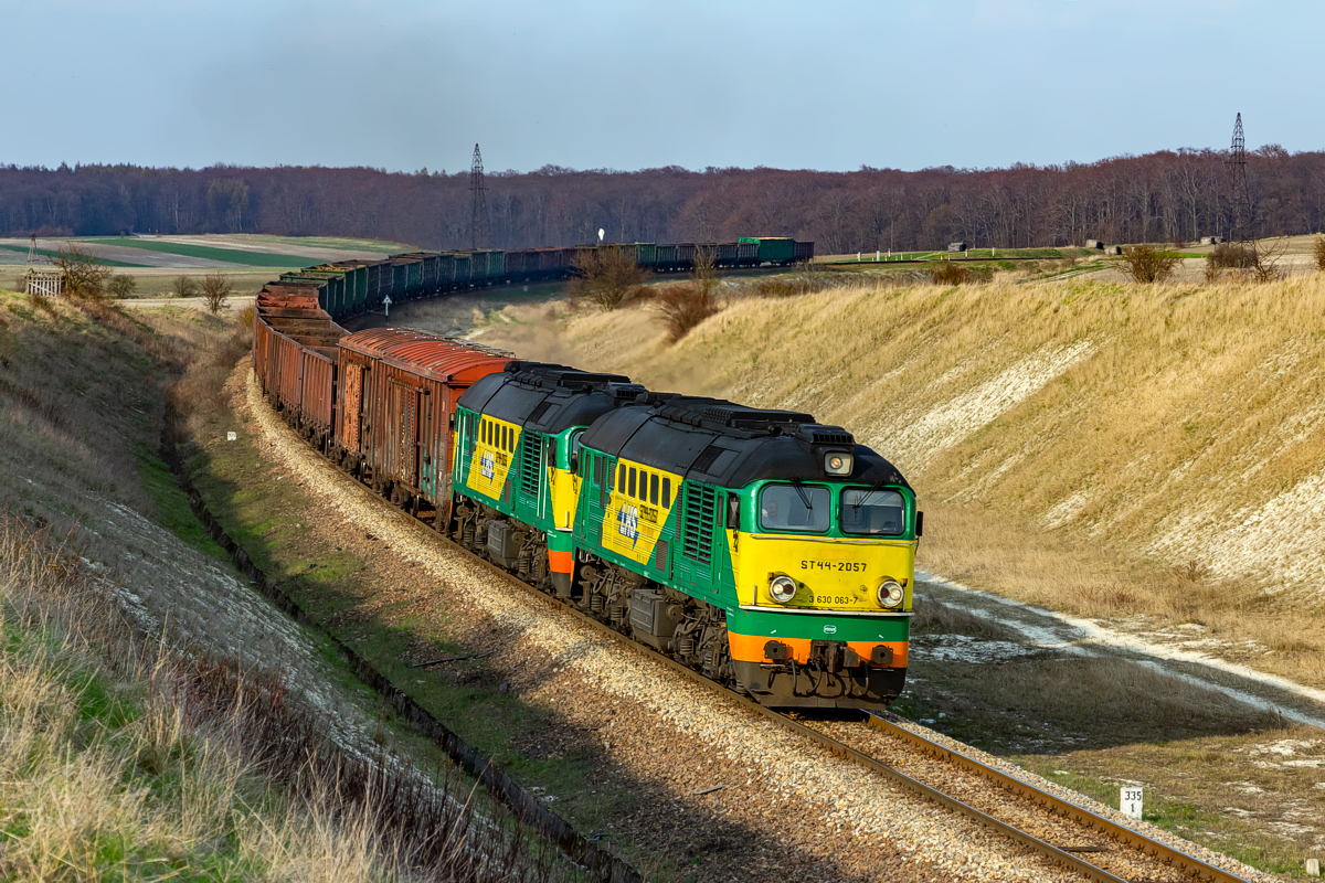 ST44-2057+2055: Sędziszów LHS - Kępie