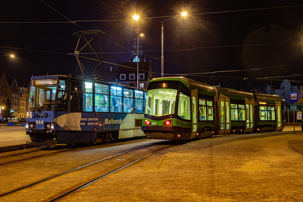 805Na #044 & 121N #404: Elbląg, Plac Słowiański
