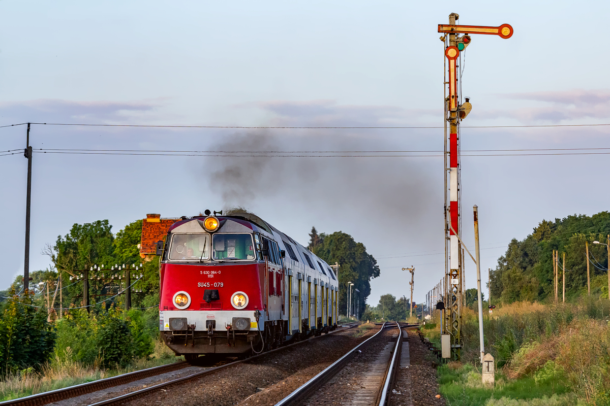 SU45-079: Santok