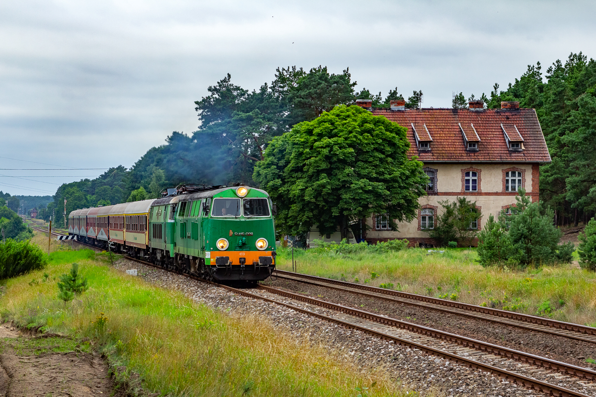 SU45-089+ET22-175: Stobno - Piła Główna