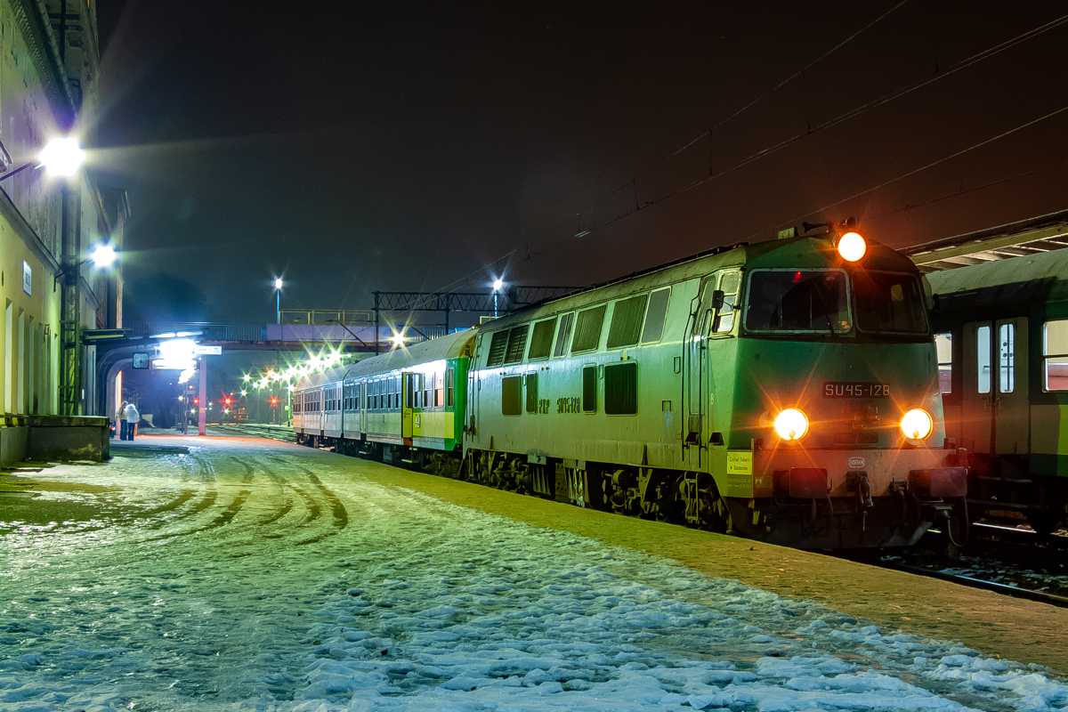 SU45-128: Krzyż