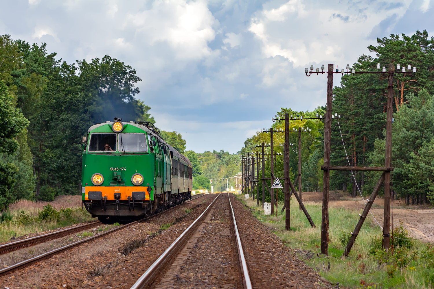 SU45-174+ET22-1146: Biernatowo - Wieleń Północny