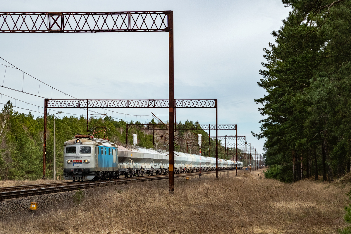 182-025: Chorągiewka