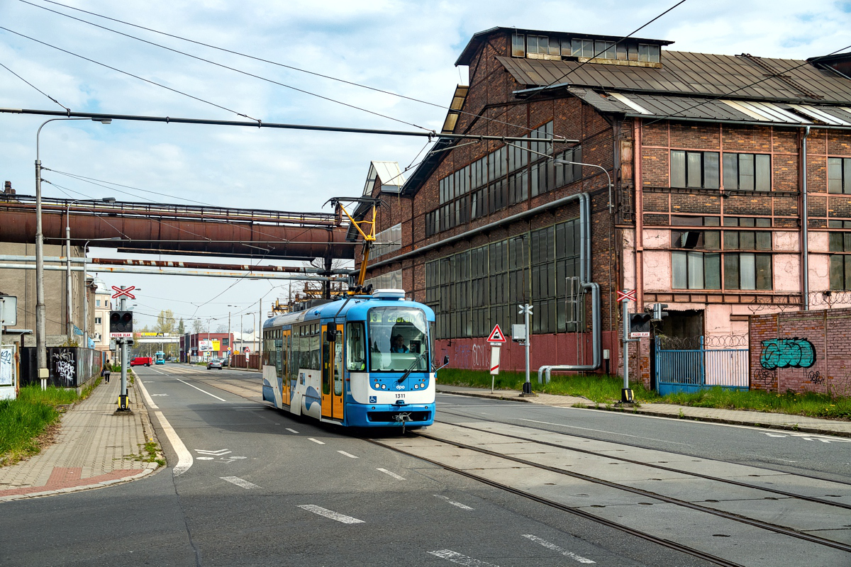VarioLF #1311: Ostrava, ul. 1. máje