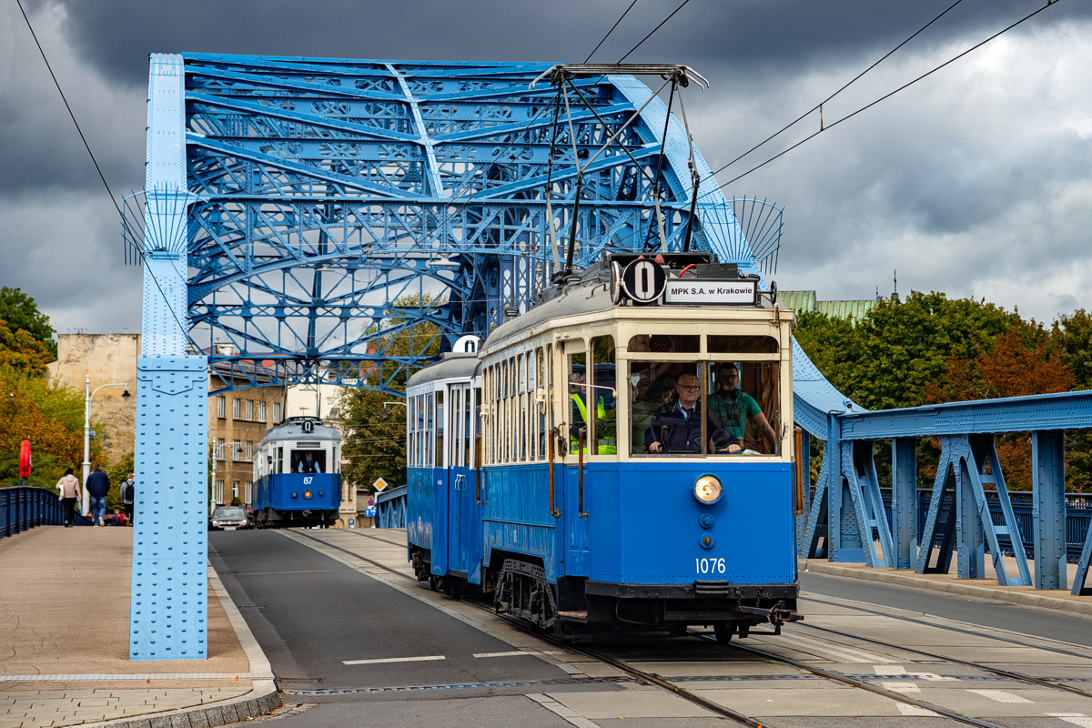 LH #1076+4ND #573: Kraków, ul. Piłsudskiego