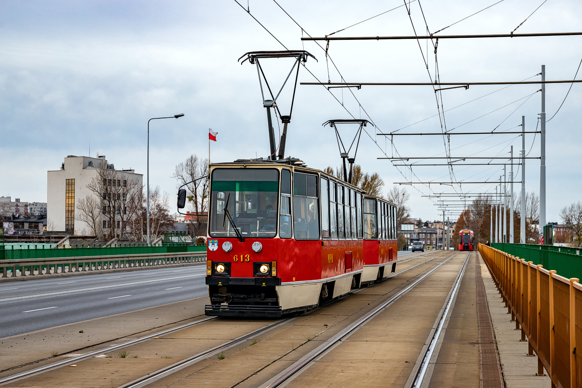 105Na #613+614: Częstochowa, al. Niepodległości