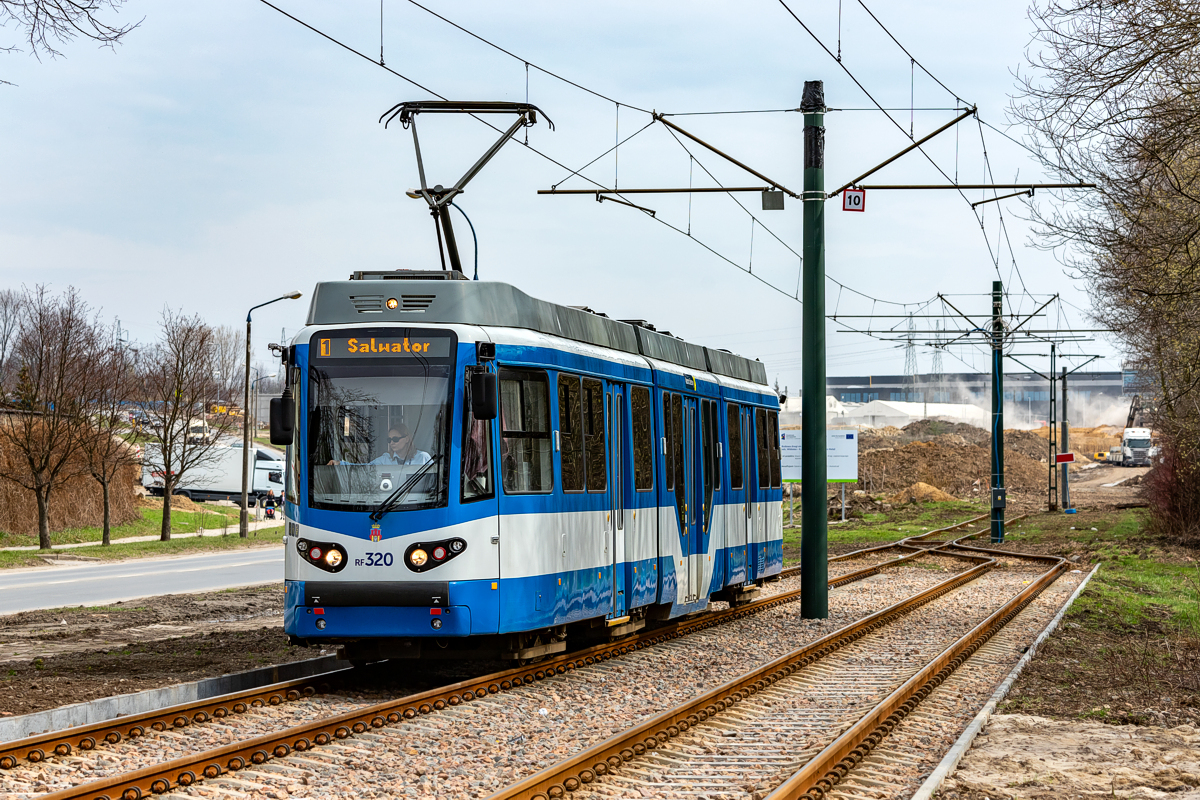 GT8S #RF320: Kraków, ul. Kocmyrzowska