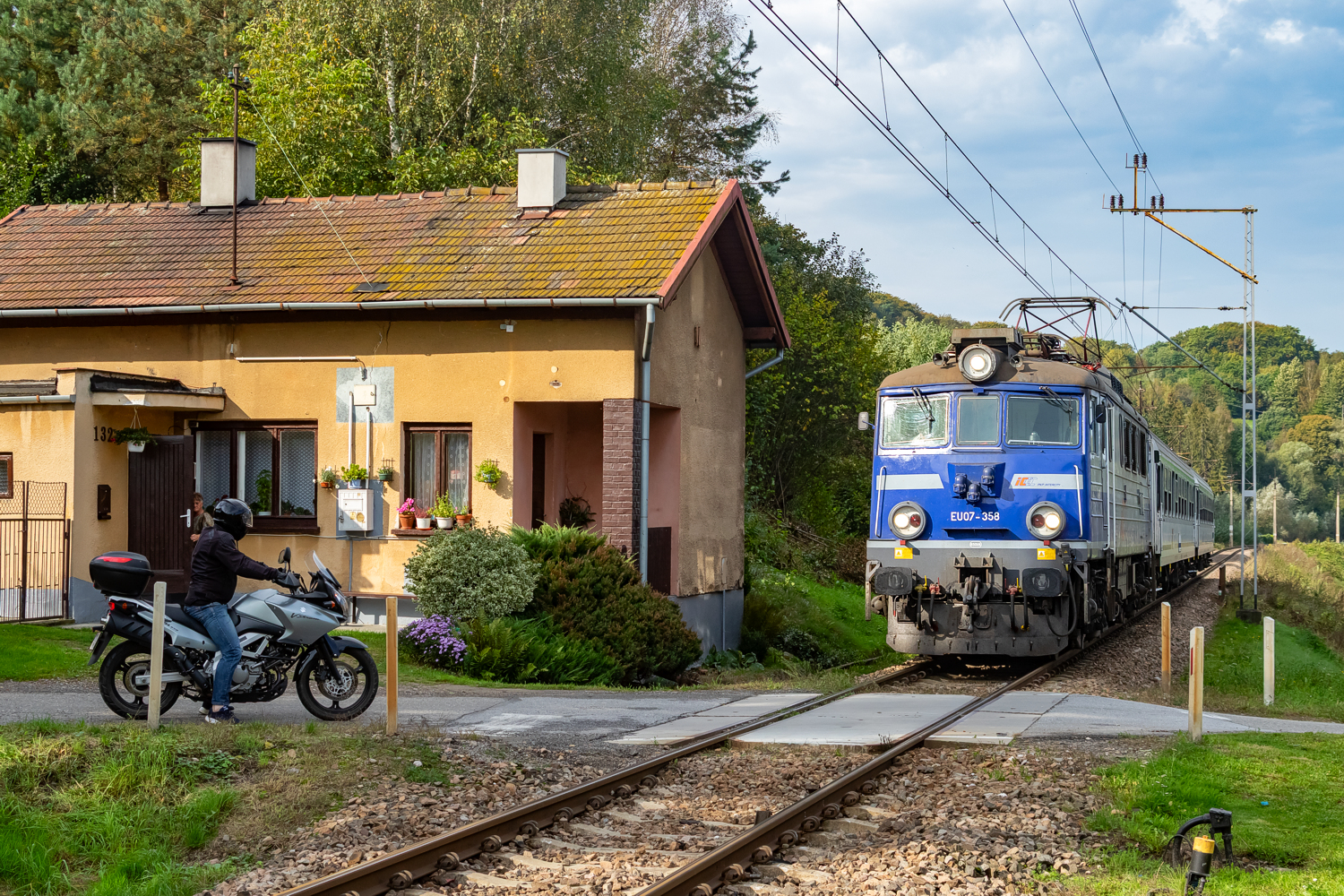 EU07-358: Łowczówek-Pleśna - Łowczów