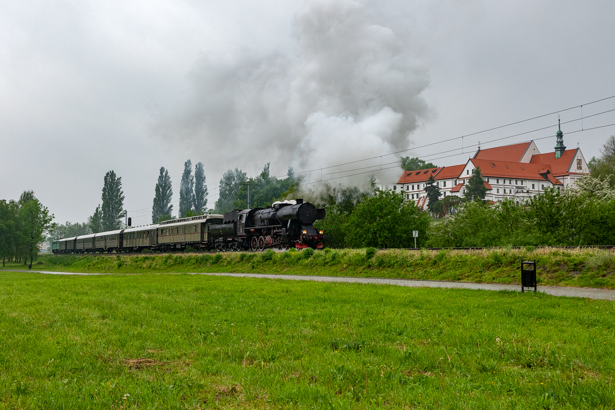 Ty42-107: Wieliczka Park - Wieliczka Rynek-Kopalnia
