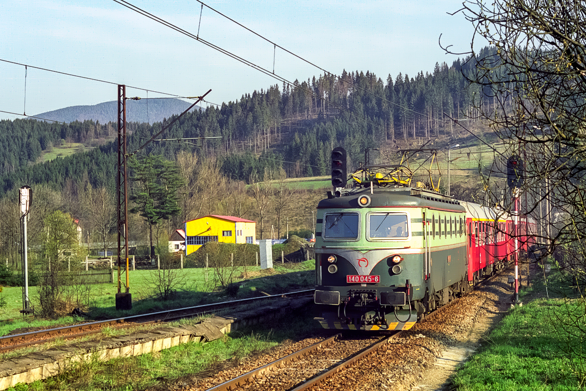 140 045: Sól