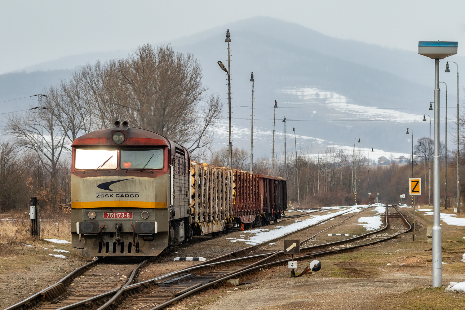 751 173: Betliar