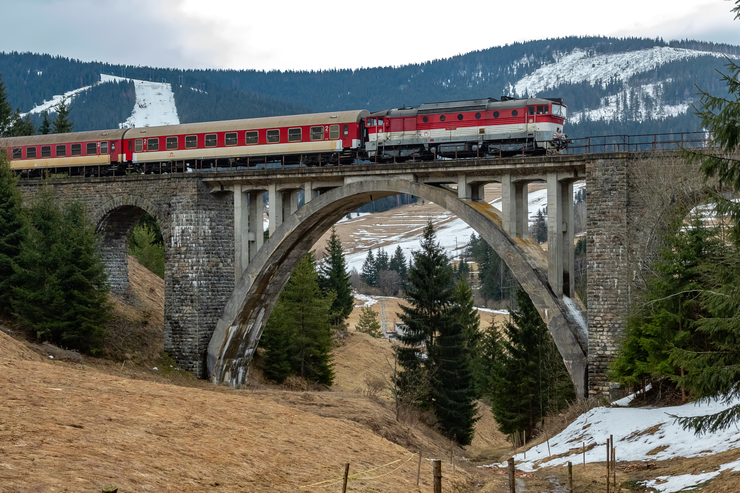 754 014: Vernár - Telgárt penzión