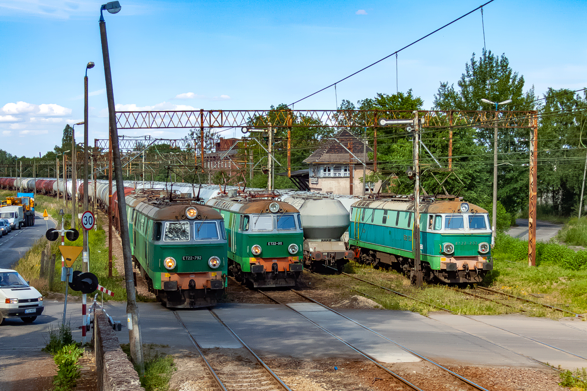 ET22-792+ET22-471, ET22-911, ET22-233: Szczecin Gocław
