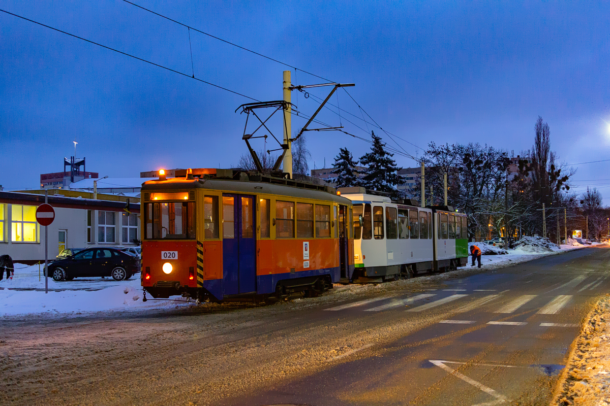 N #020 + KT4Dt #121: Szczecin, ul. Klonowica 