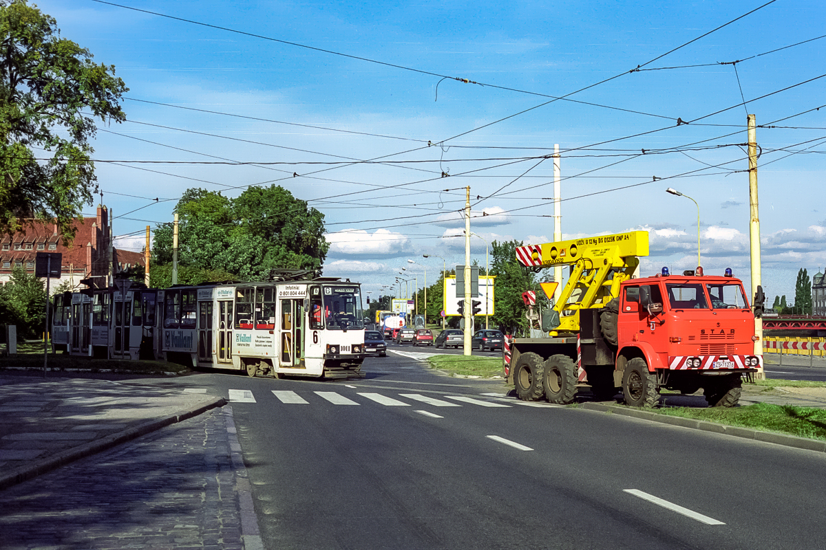 105Na #1011+1012: Szczecin, ul. Nabrzeże Wieleckie