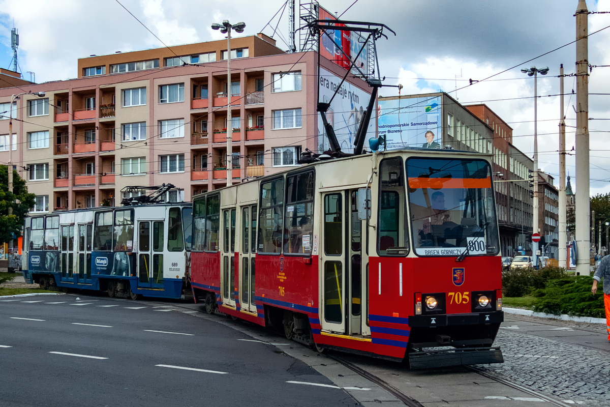 105N #705+689: Szczecin, pl. Rodła 
